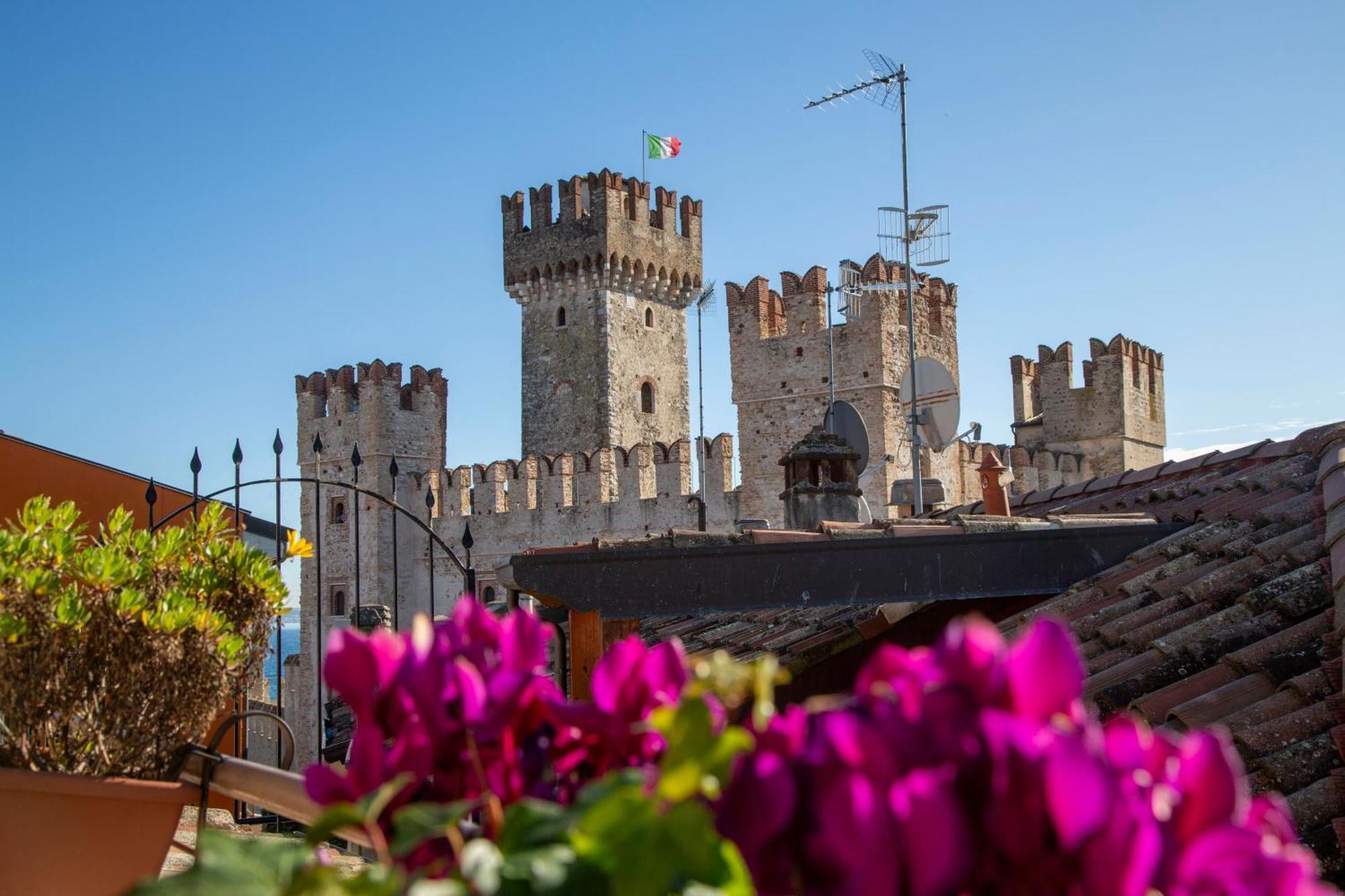 Apartament Sirmione4U - Domus By The Castle Zewnętrze zdjęcie