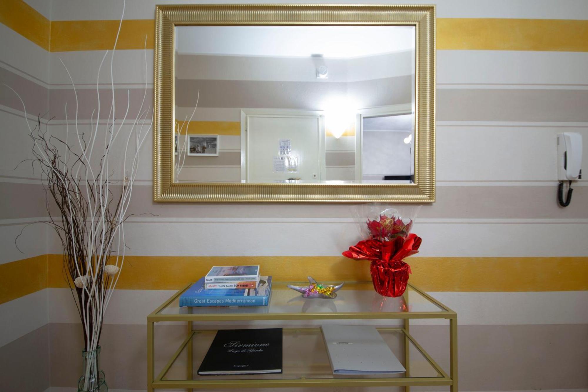 Apartament Sirmione4U - Domus By The Castle Zewnętrze zdjęcie