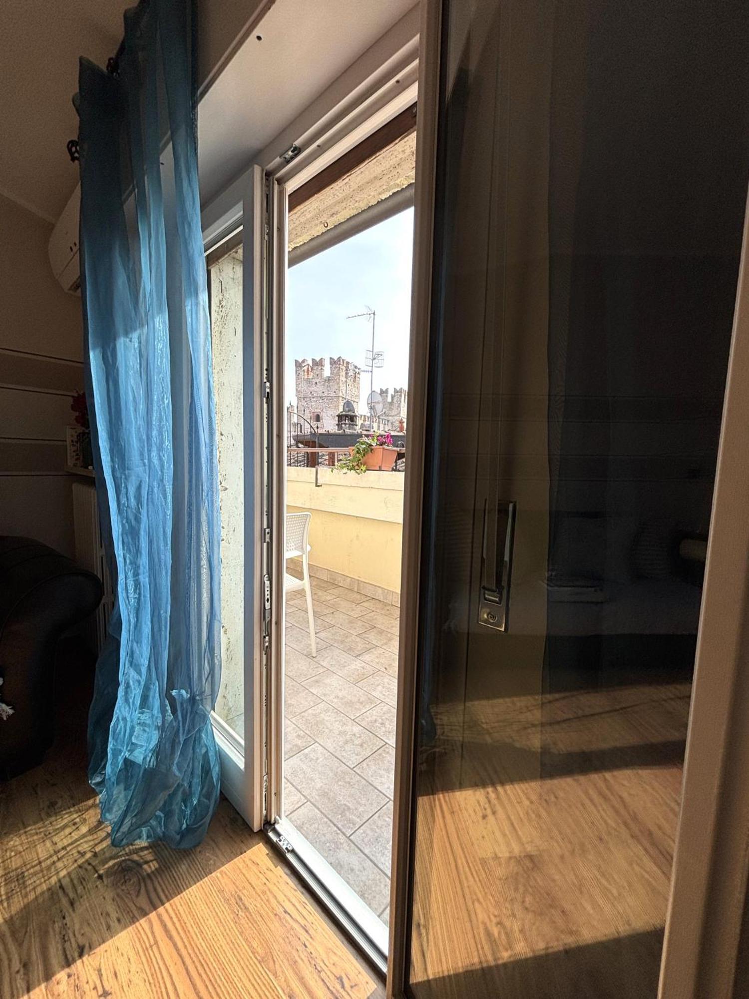 Apartament Sirmione4U - Domus By The Castle Zewnętrze zdjęcie